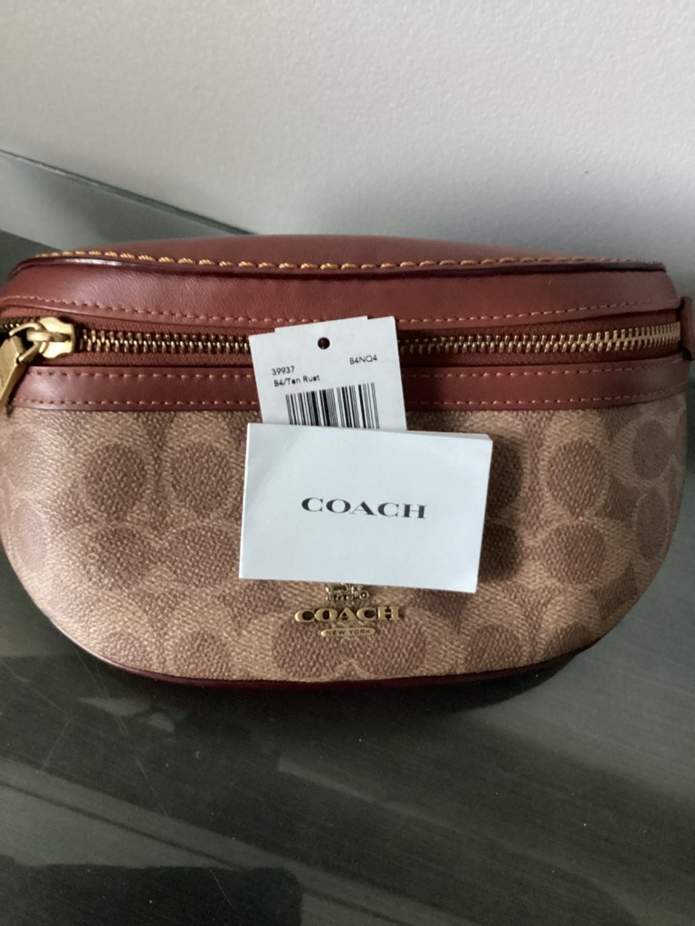 Super Rare made for Japan Coach Signature Adjustable Leather Belt Bag/Crossbody - Picture 2 of 8